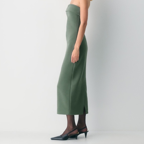 Aritzia FigureKnit™ Eyecatcher Dress - Picture 3 of 8